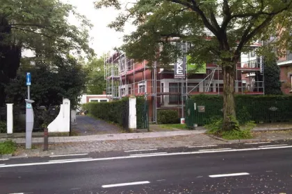 Bigger view of Beke Steigers